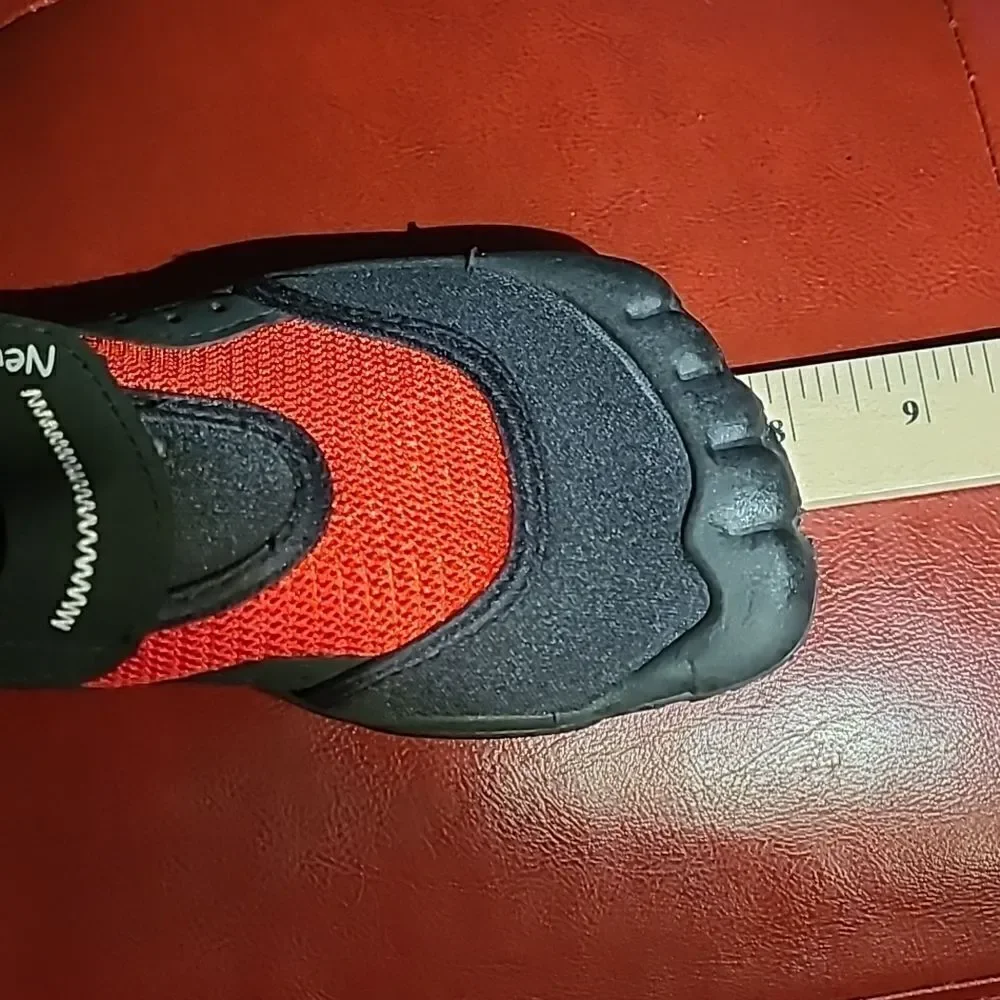 Newtz child's watershoe red and black